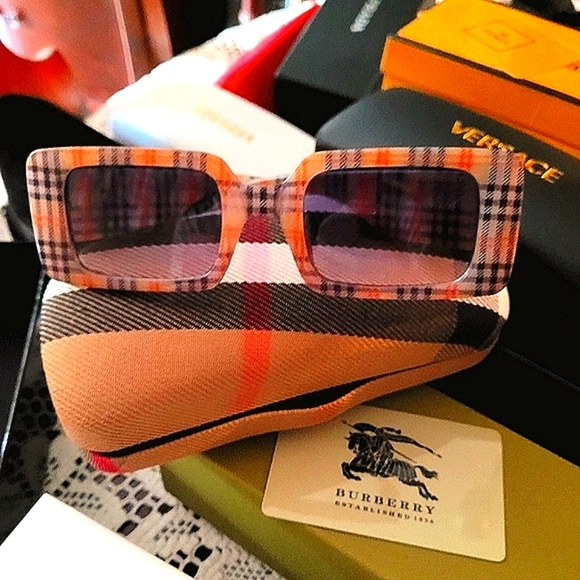 Burberry Accessories - ✅💯 BURBERRY SUNGLASSES, 23003 53/21/142